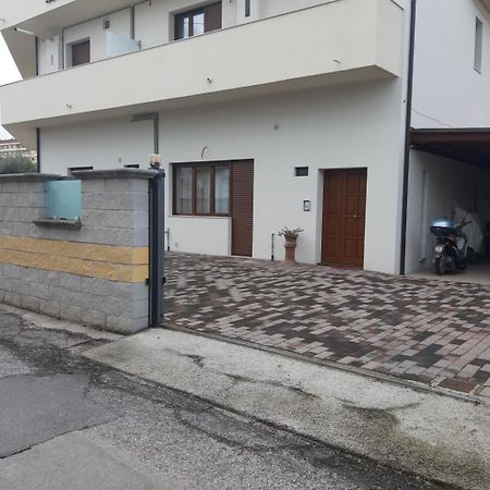 Apartamento La Casa Di Carla Pescara Exterior foto