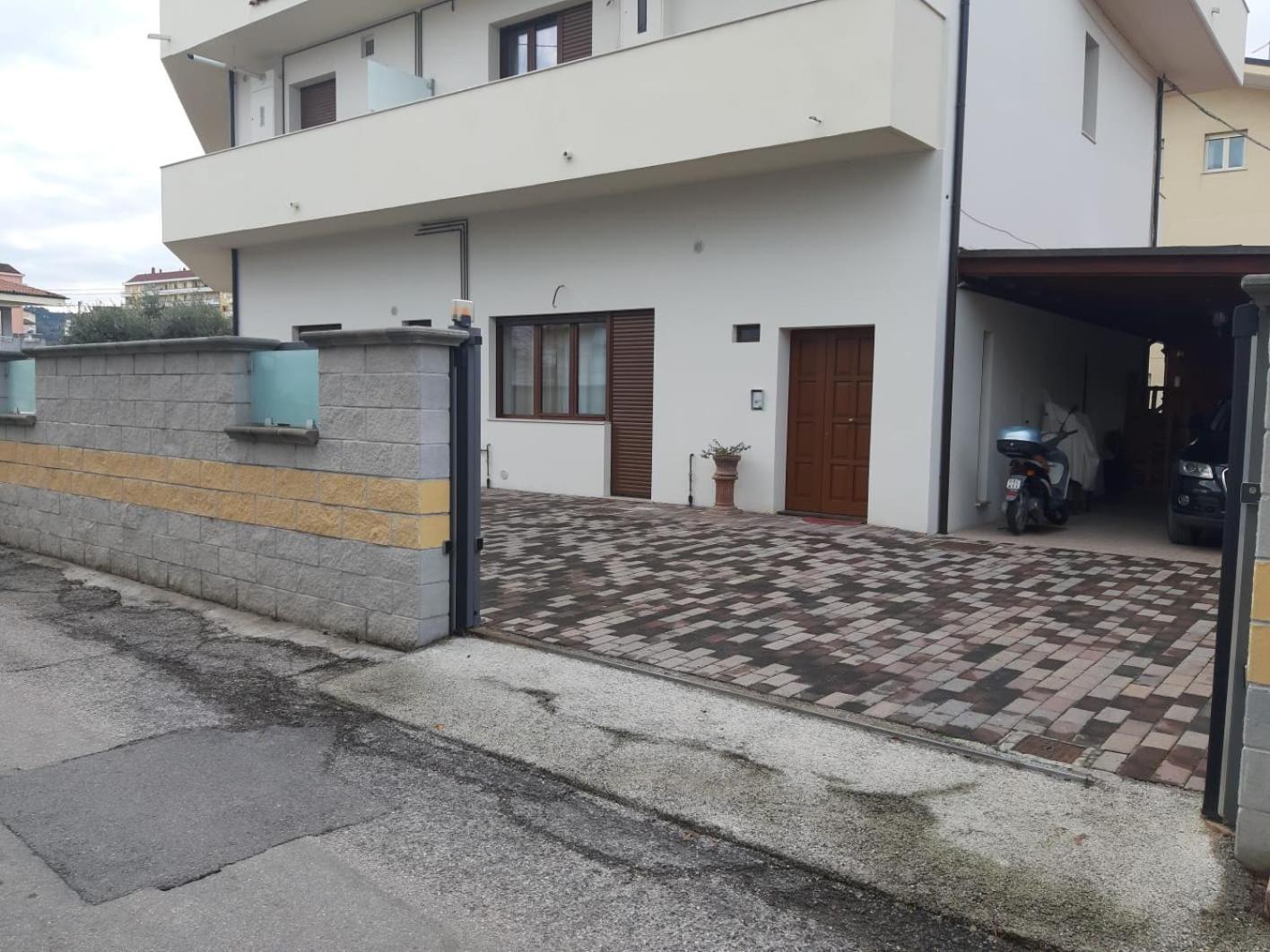 Apartamento La Casa Di Carla Pescara Exterior foto